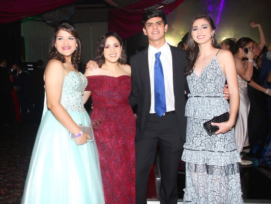 La fiesta Prom de la EIS 2017