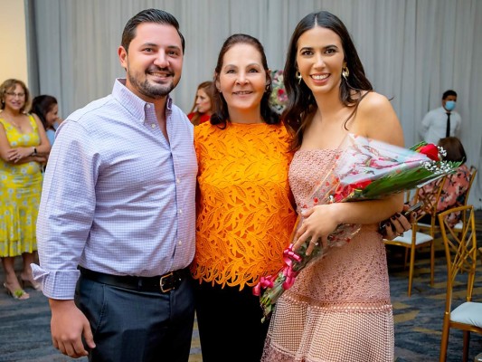 La despedida de soltera de Angie Andonie
