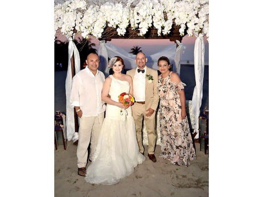 La boda de Xenia Navas y Roberto Palma
