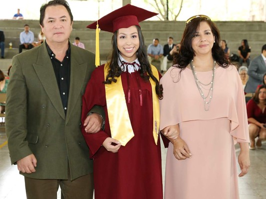 Entrega de títulos de Mayan School I parte