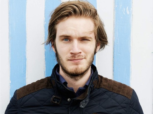 Felix Kjellberg fue atacado a principios de 2017 cuando publicó un video que mostraba a dos hombres, a los que había contratado para el truco, sosteniendo un cartel que decía 'Muerte a todos los judíos'.