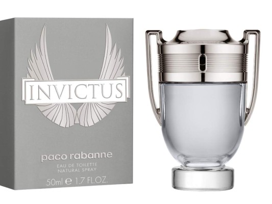 Invictus por Paco Rabanne el perfume con aroma a victoria. Un perfume amaderado inspirado en la masculinidad, una fragancia en forma de trofeo que contiene sensualidad y frescura a partes iguales.<br/>El perfume INVICTUS de Paco Rabanne, es la representación del valor y la fuerza. Una eau de toilette que Paco Rabanne ha creado para el hombre, envolviéndolo con el aroma de los ganadores, y que, al igual que la experiencia de la victoria, te adentrará en un mundo de sensaciones totalmente adictivas que no querrás dejar de revivir.<br/>