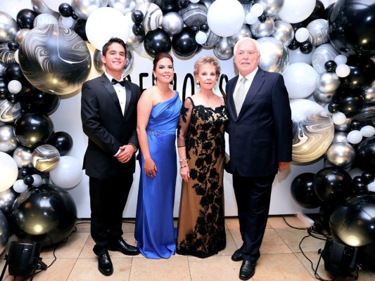 Prom: Seniors 2019 de la Discovery School fueron homenajeados con elegante velada