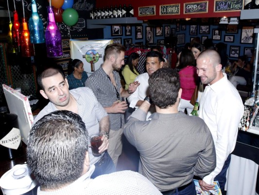 Tarde de moda y solidaridad en La Musa Gastropub