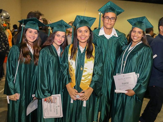 Entrega de títulos Elvel School