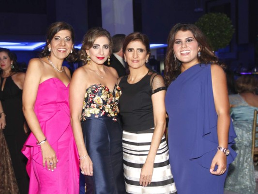 Maritza Panayotti, Leyla Faraj, Lorena Hepburn y Giuliana Faraj.