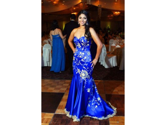 Elegancia en prom de la Escuela Seran