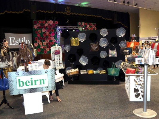 Trunk show 'Seasons Trends' de la Escuela Internacional Sampedrana