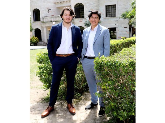 Alex Colindres y Alessandro Carvajal