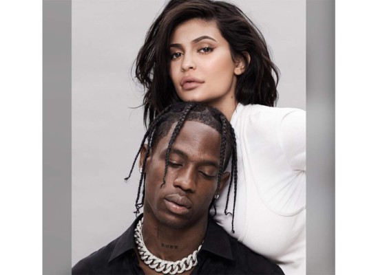 Kylie Jenner y su novio debutan en portada de GQ con candente foto