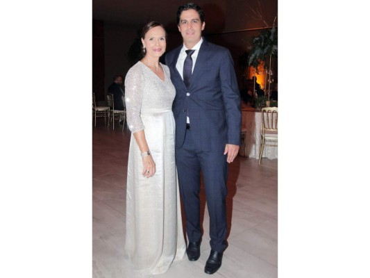 Elegante recepción para Abel Fonseca y Claudia López  