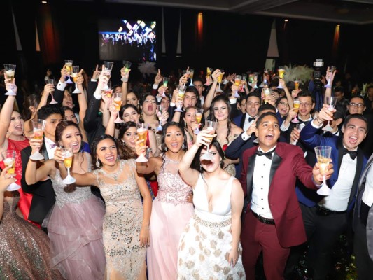 Los Seniors de la Dowal School 2019 celebran su Prom al estilo años 20s