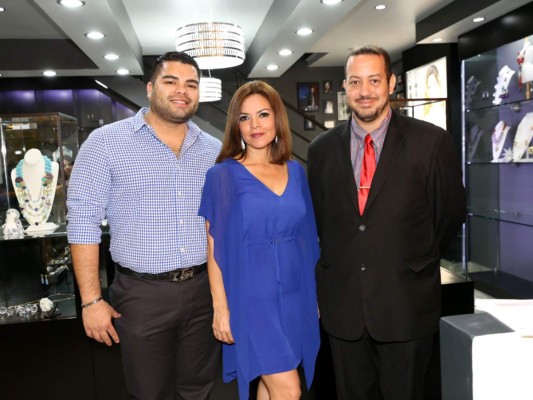 Rodolfo Lugo abre sus puertas en Tegucigalpa