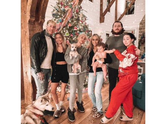 Miley Cyrus festejó junto a su familia la Nochebuena.