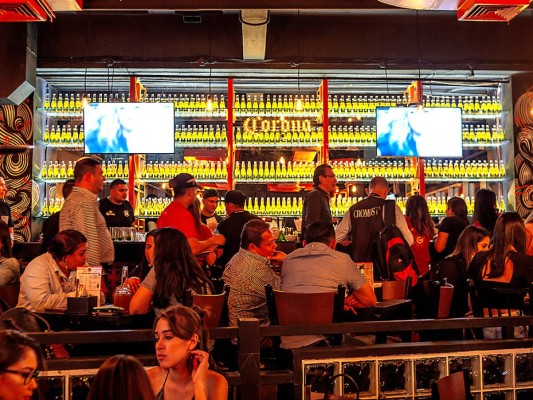 Alegre velada en Cervecería Chapultepec