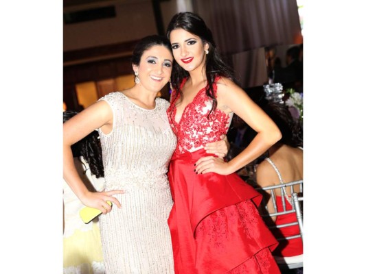 Michelle Espinoza y Diana Atala