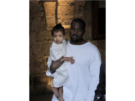 Kim Kardashian bautiza a North West en Jerusalén