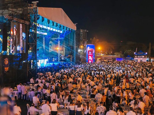 Asi vivieron el concierto de Zion y Lennox los sampedranos!