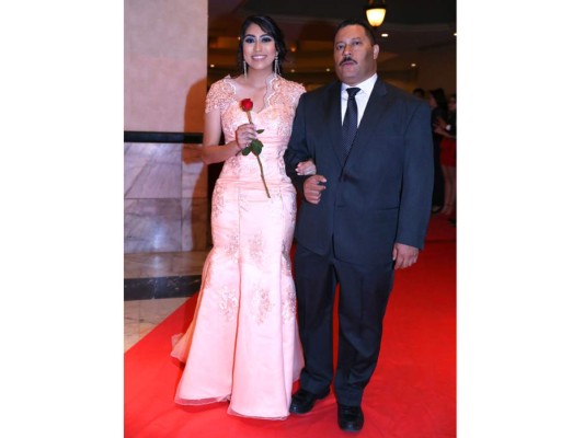 Mayan School celebra su prom al estilo los Oscar