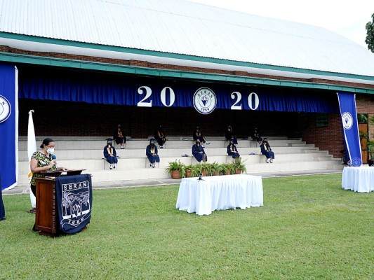 Graduación de los Seniors 2020 de la Escuela Seran