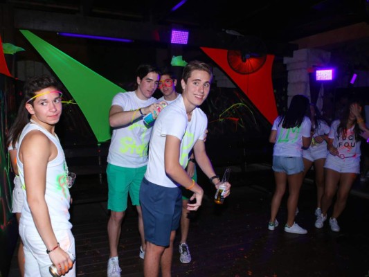 Neon Party por una noble causa