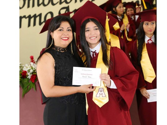 Entrega de títulos Mayan School II parte