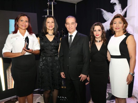 Marisol y Guy de Pierrefeu, Martha Padilla y Marcia Vásquez (Fotos Hector Hernández)