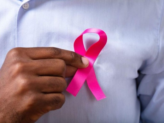 El Cáncer de mama no distingue género  