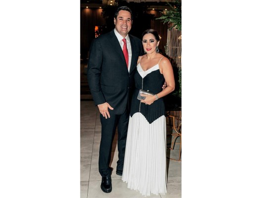 Gamal Nazar y Melanie Andonie celebran por su amor