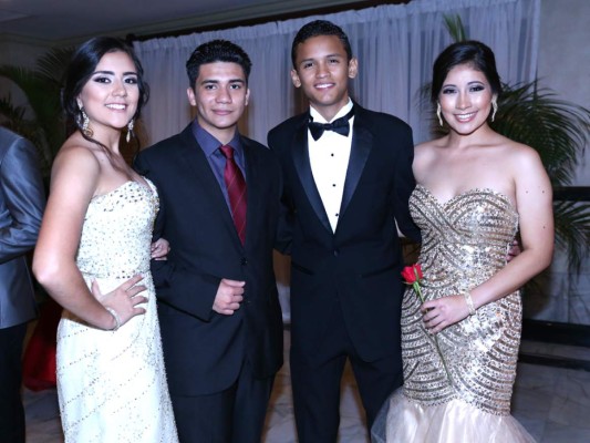 Mayan School celebra su prom al estilo los Oscar