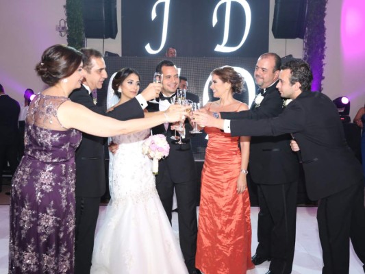 La boda de José Angel Ordóñez y Daniella Bandy