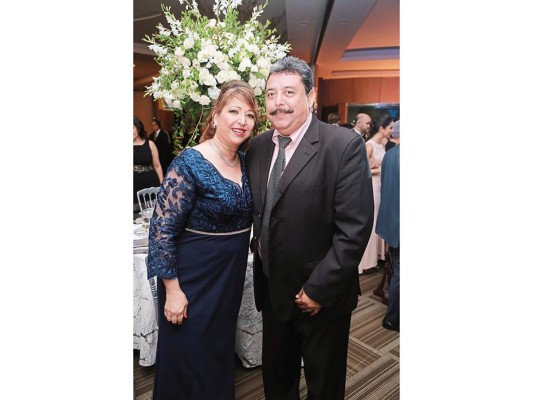 Juan Jaar y Lisa Hepburn celebran fiesta nupcial  