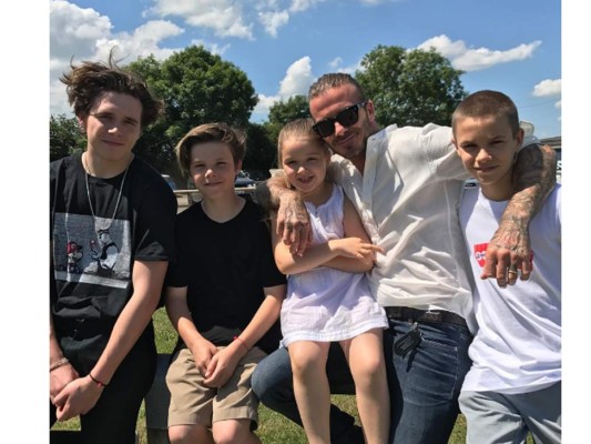 Harper Beckham celebra su cumpleaños en Buckingham