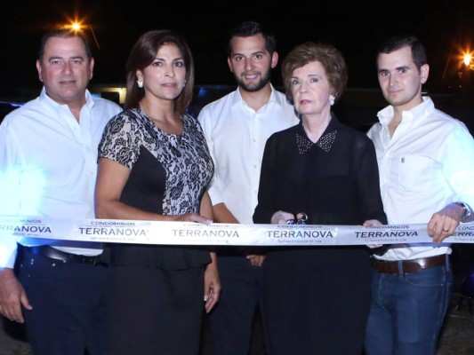 El cóctel inaugural de Condominios Terranova