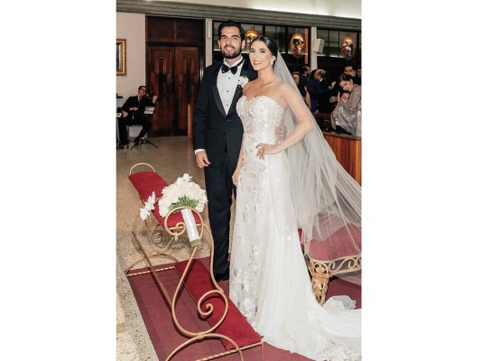 Gamal Nazar y Melanie Andonie celebran boda religiosa