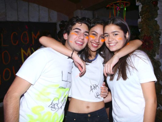 Neon Party por una noble causa