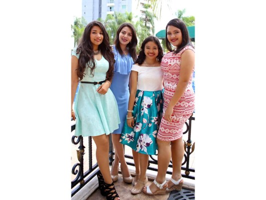 Gabriela Quinteros, Zoila Alcantara, Thelma Villatoro y Daisy Hernández.