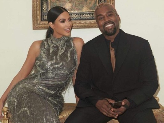 Kim Kardashian revela cómo fue cuidar a Kanye mientras tenía COVID-19