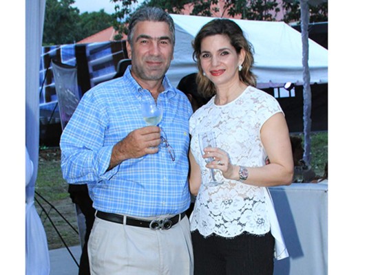 Jesús Hawit y Karla Ayala.