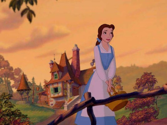 Para el papel, Emma vio de nuevo la versión de 1991 y empezó a tomar clases de canto