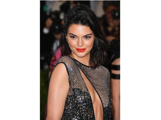 El vestido de 85,000 cristales de Kendall Jenner