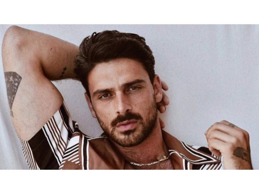El actor, Michele Morrone se ha convertido en el nuevo Christian Grey y crush del momento, gracias la nueva película de Netflix 365 DAYS. Por lo que aquí te contamos todo lo que debes saber acerca de este guapo y talentoso italiano. <br/>