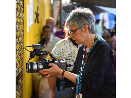 PAULA HEREDIA<br/>Heredia Films<br/><br/>Es una cineasta salvadoreña, artista y activista cultural, co-fundadora de la Fundación Casa Clementina. Su carrera en cine se desarrolla en New York, donde recibió un premio EMMY de la Academia de Artes y Ciencias de la Televisión por el documental “In Memoriam, NYC 9/11/01”, que grabó para HBO sobre las Torres Gemelas.