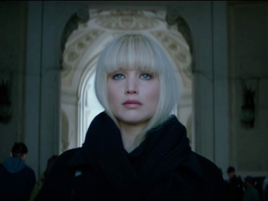 Jennifer Lawrence se desnuda en Red Sparrow