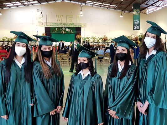 Graduación de Elvel School