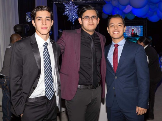 La generación 2018 de la EIS celebra su Prom   