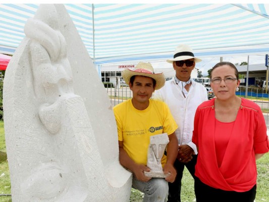 Banpaís celebró el I Simposio Nacional de Escultura   