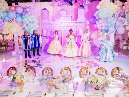 Toda la decoración del festejo estuvo ambientada por las princesas de Disney.