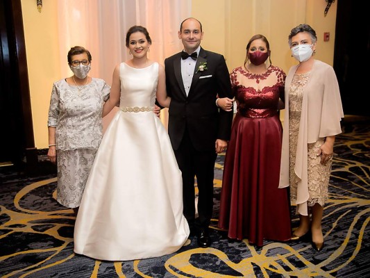 La boda de Azaria Martínez y Fernando Torres