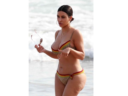 Kim Kardashian responde a críticas por su celulitis